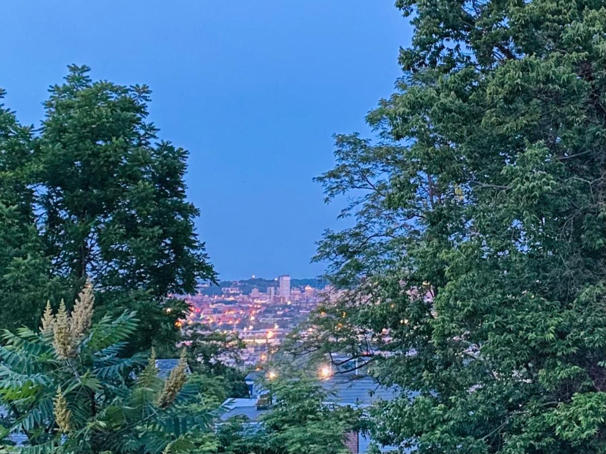 Appartamento Amazing Downtown Views - 3 Minutes To Downtown! Cincinnati Esterno foto