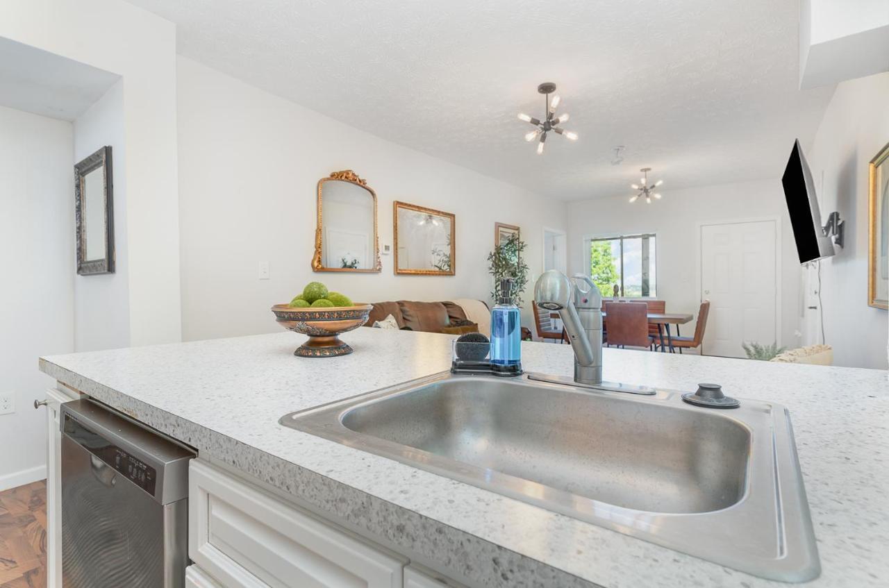 Appartamento Amazing Downtown Views - 3 Minutes To Downtown! Cincinnati Esterno foto